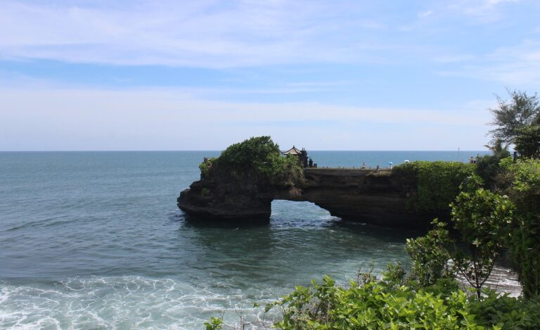 uluwatu temple, bali, nature-2639458.jpg